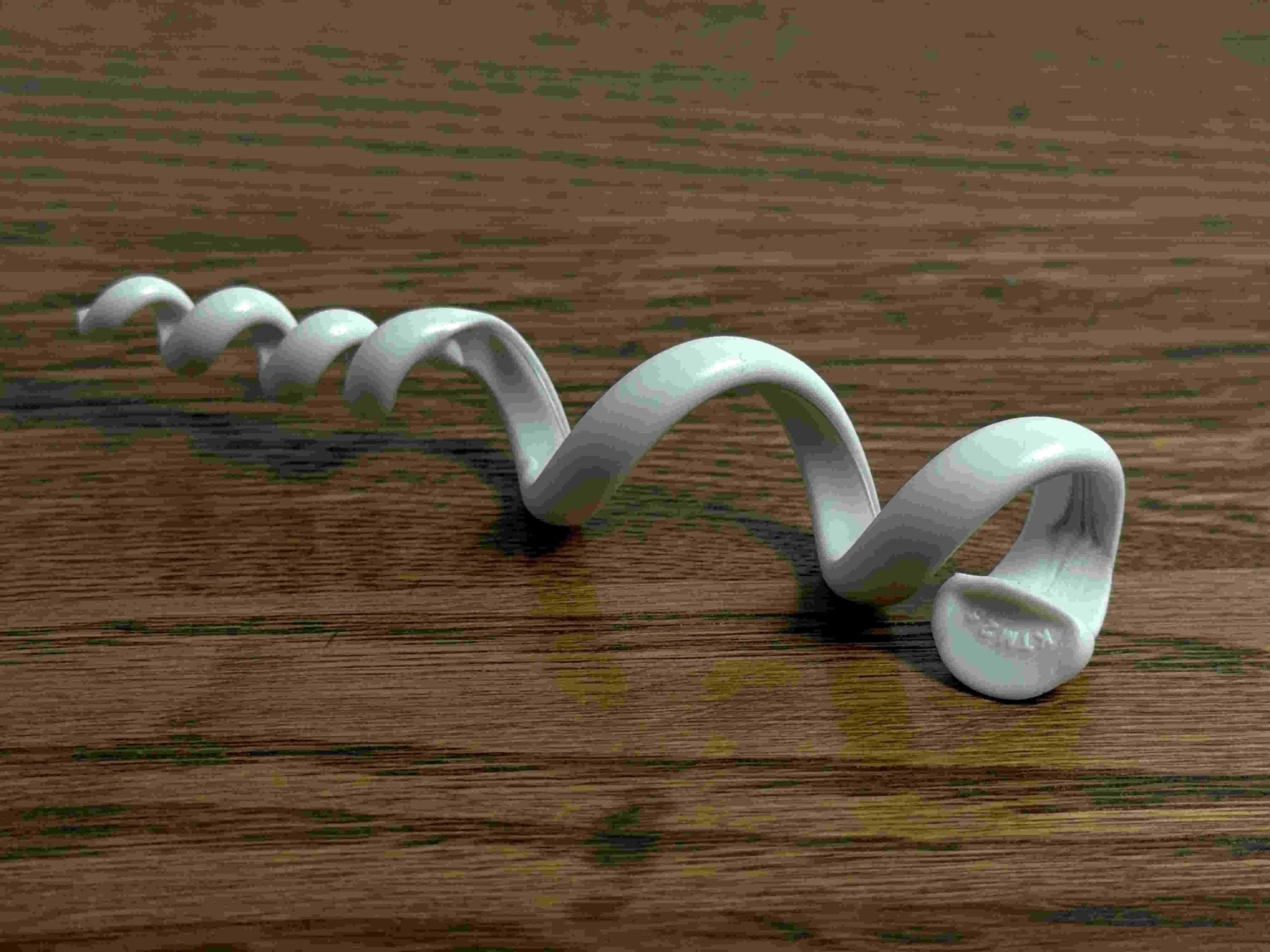 Medium Kurlyties - The Guitar Man, white, unwrapped