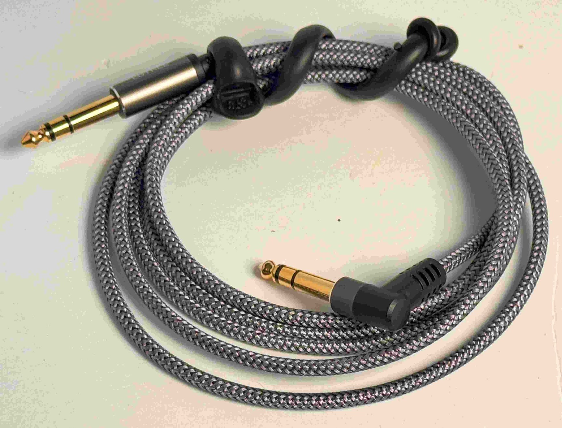 Medium Kurlyties - The Guitar Man, black, wrapped