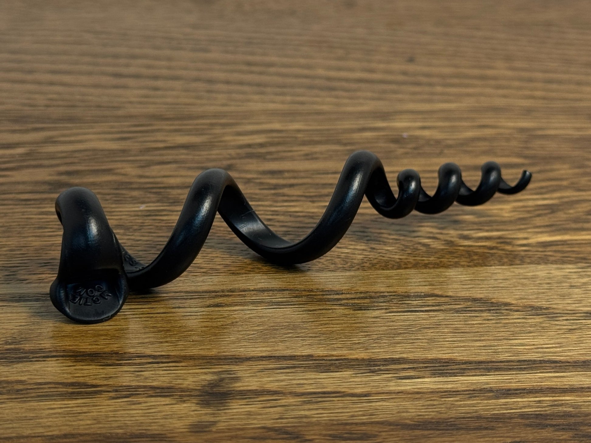 Medium Kurlyties - The Guitar Man, black, unwrapped