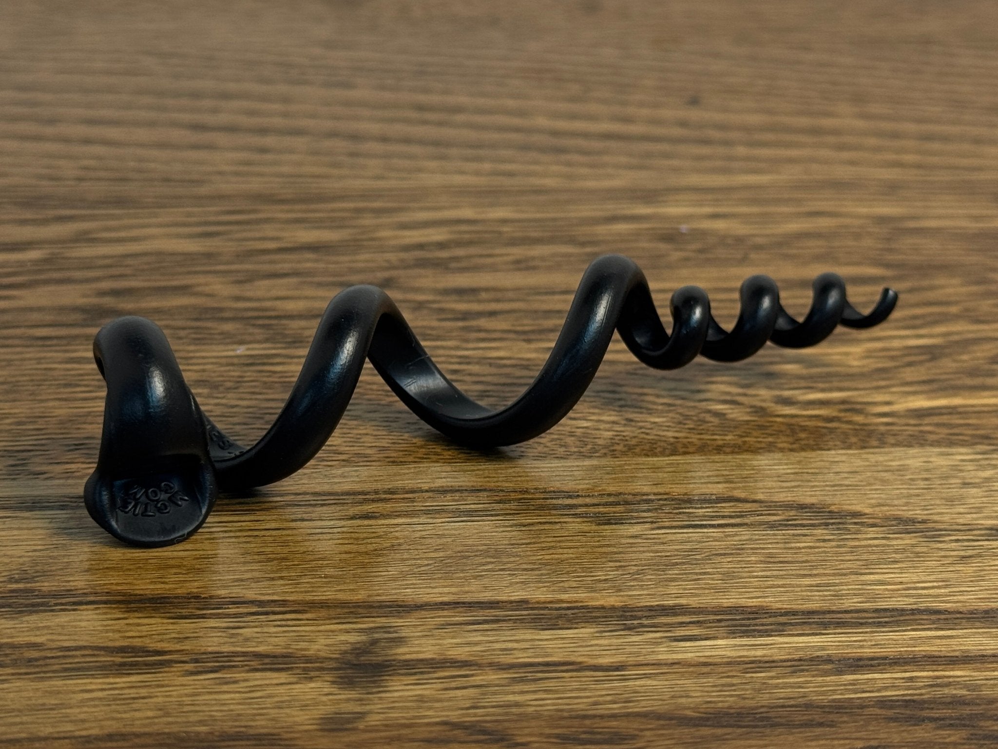 Medium Kurlyties - The Guitar Man, black, unwrapped